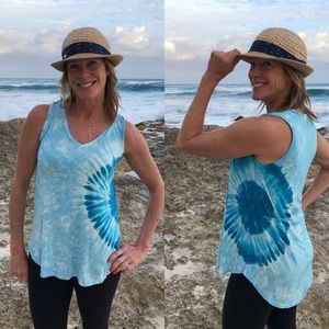 Tie-dye sleeveless V-neck w/hi-low hem “Cozmo”